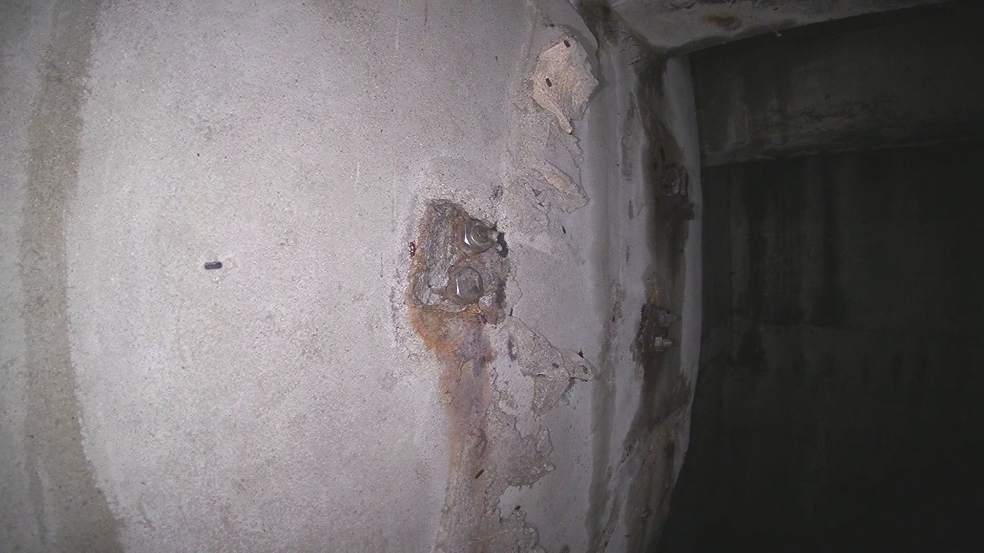 ドローンで撮影した下水道管内の様子②