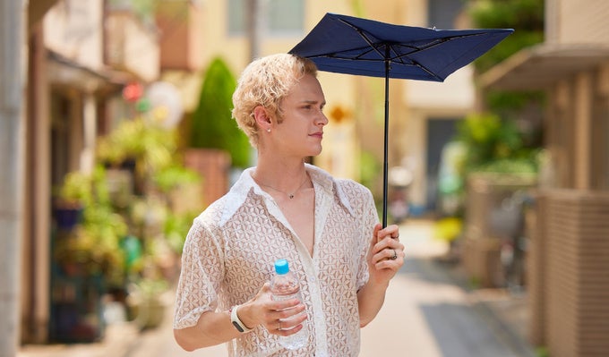 街歩きのための男性の新しいスタンダード